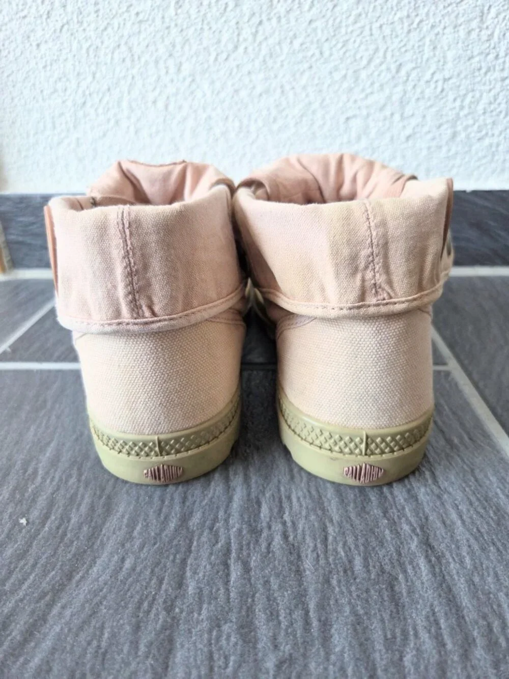 Palladium Tan Pink Putty Baggy Low Fold Over Combat Lace Up Boot Women's size 9